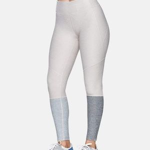 Outdoor Voices NWOT 7/8 dipped leggings Small